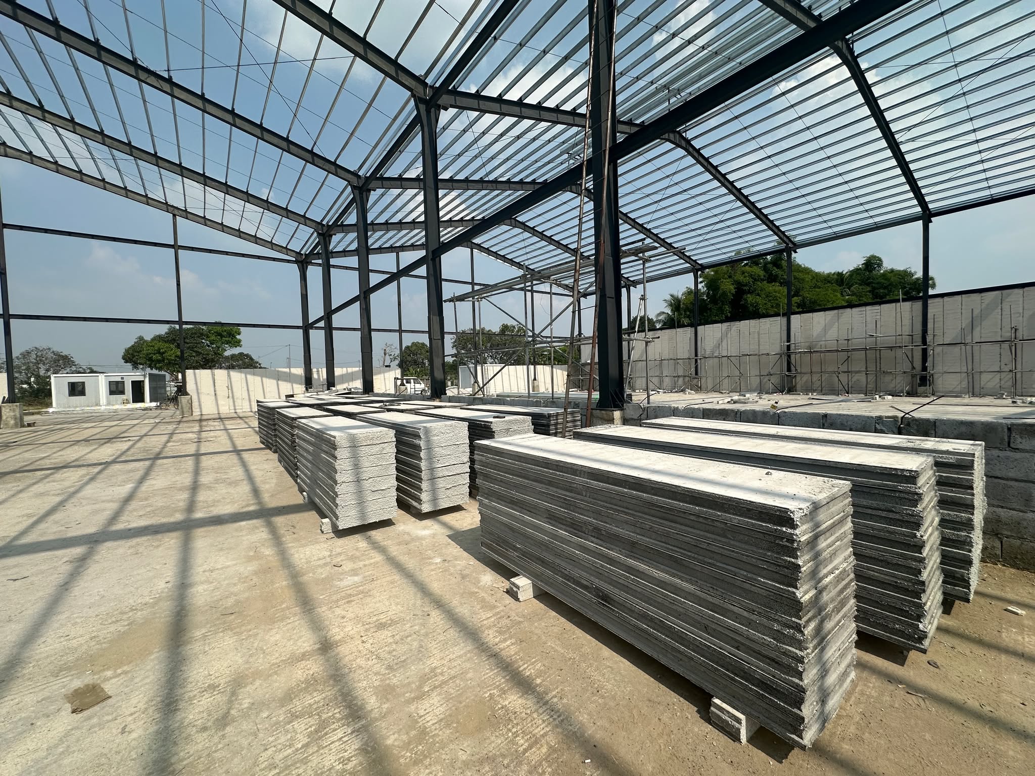 Steel-framed building prepared for QUICKPANEL installation